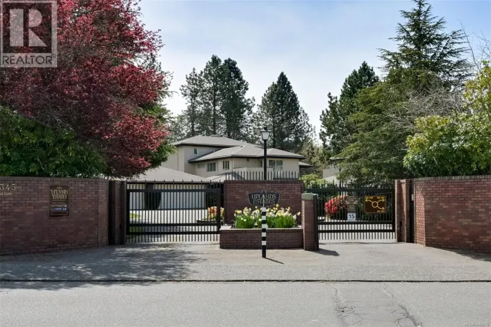 104 2345 Cedar Hill Cross Rd, Oak Bay
