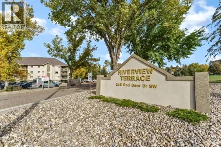 104, 245 Red Deer Drive SW, Medicine Hat