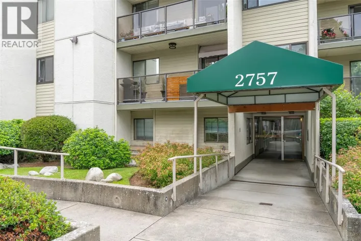 104 2757 Quadra St, Victoria