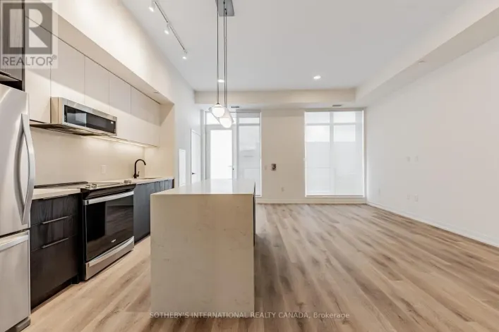104 - 31 YORK GARDEN WAY, Toronto