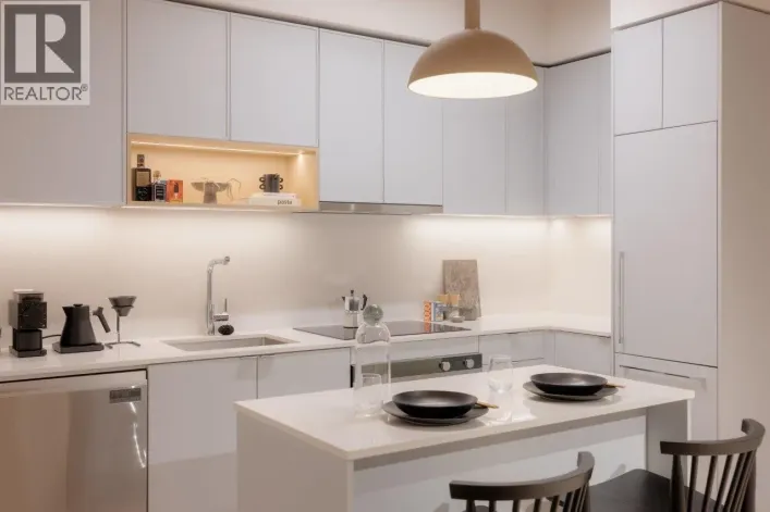 104 3633 WILLINGDON AVENUE, Burnaby