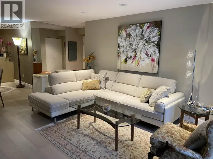 104 3750 EDGEMONT BOULEVARD, North Vancouver