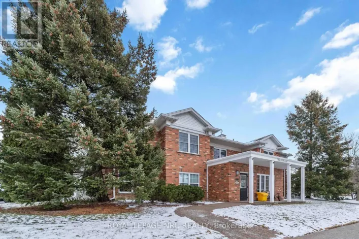 104 - 4090 JOHN CHARLES BOULEVARD, Lincoln