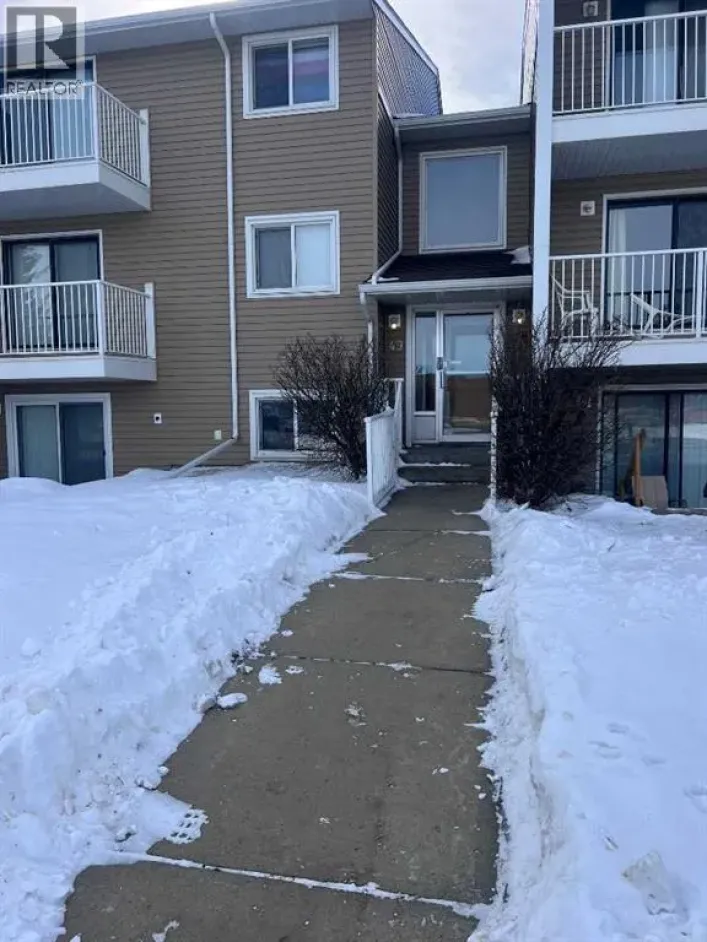 104, 49 Bennett Street, Red Deer