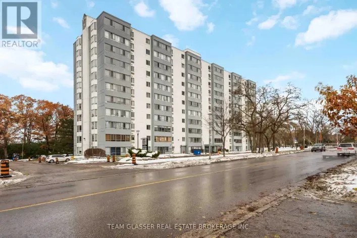 104 - 500 PROUDFOOT LANE, London North