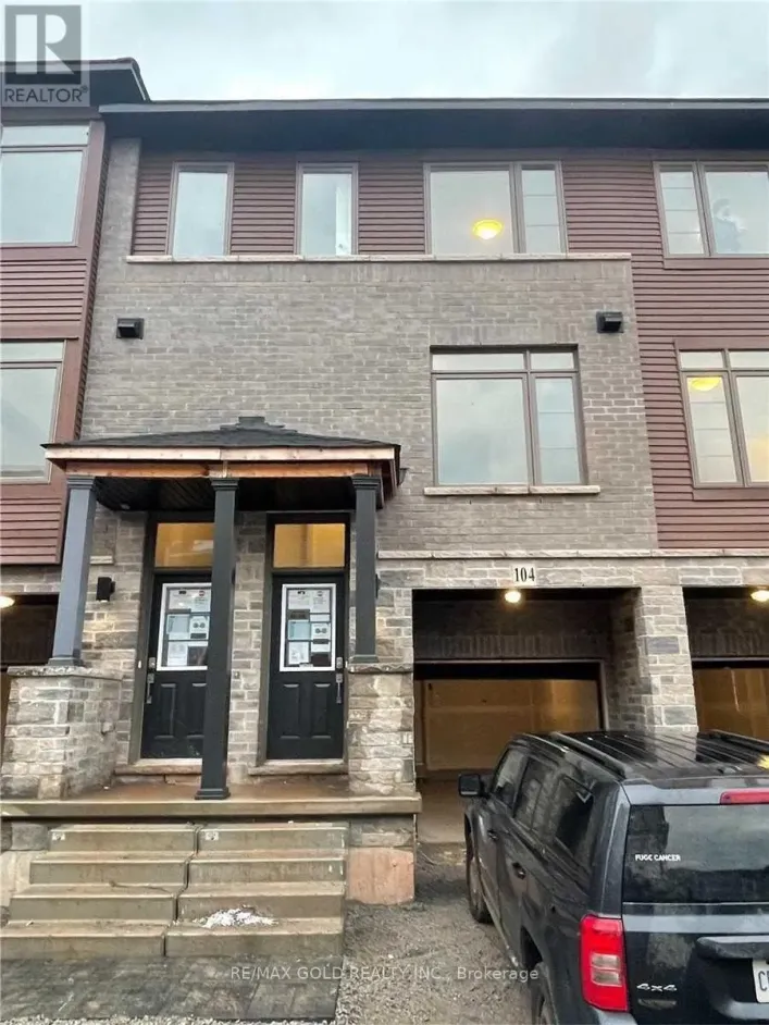 104 - 575 WOODWARD AVENUE N, Hamilton