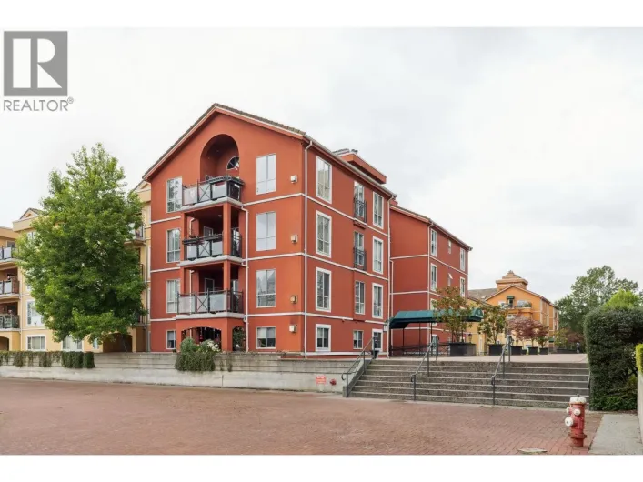 104 6 RENAISSANCE SQUARE, New Westminster