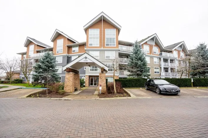 104 6480 194 STREET, Surrey