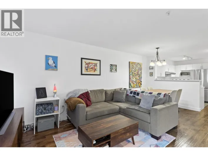 104 688 E 16TH AVENUE, Vancouver
