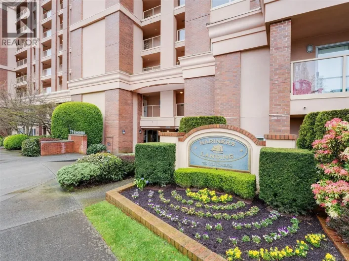 104 75 Songhees Rd, Victoria