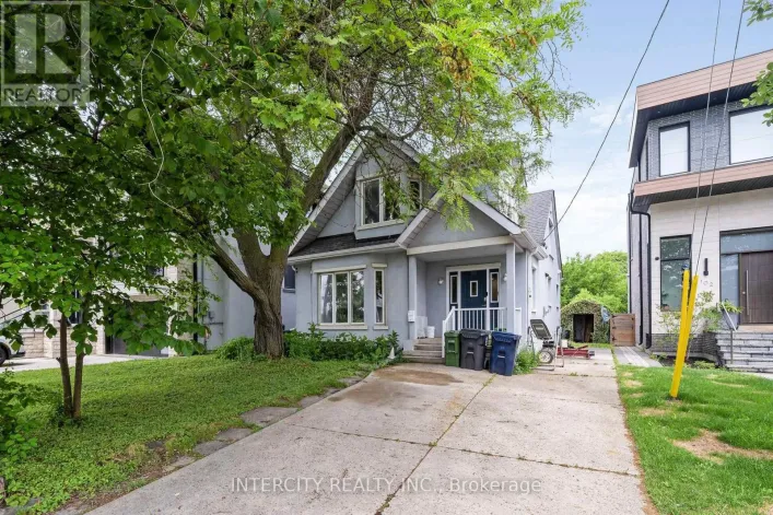 104 ALLINGHAM GARDENS, Toronto