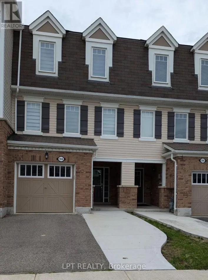 104 BANNISTER CRESCENT, Brampton