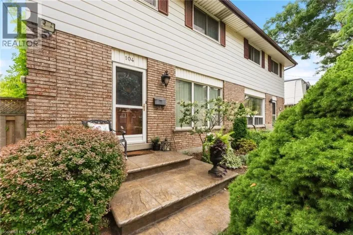 104 BERKINDALE Drive, Hamilton