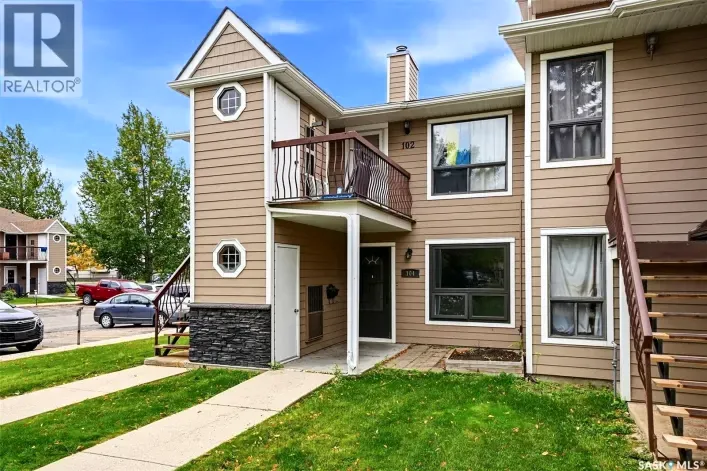 Row / Townhouse for sale: 104 Cedar Meadow DRIVE, Regina