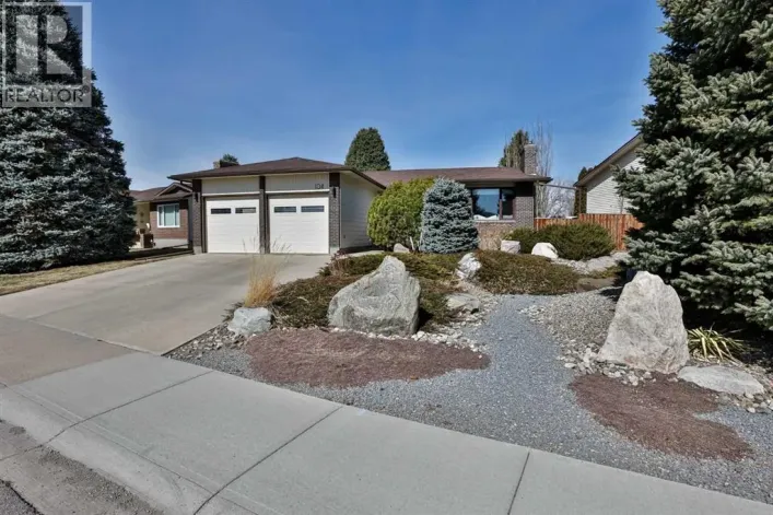 104 Elm Crescent S, Lethbridge