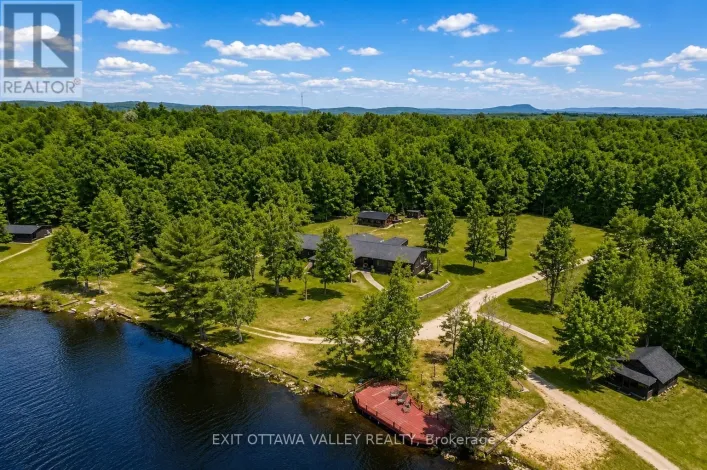 104 K/O LODGE TRAIL, Laurentian Hills