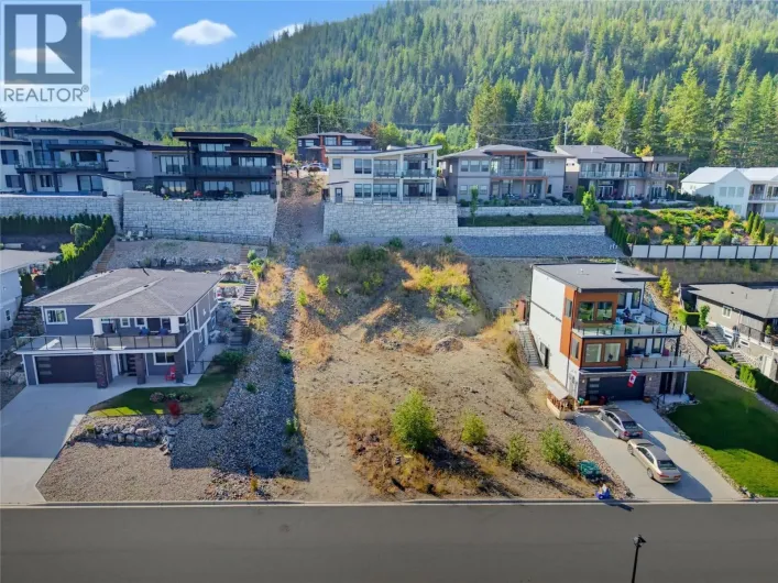 1040 17 Avenue SE, Salmon Arm