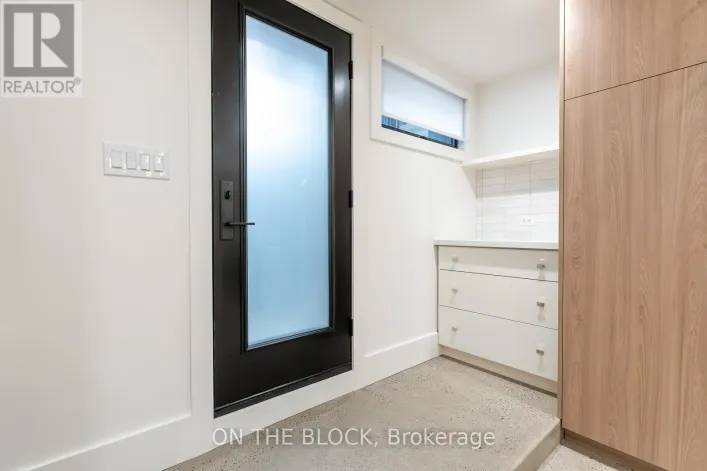1041 COLLEGE STREET, Toronto