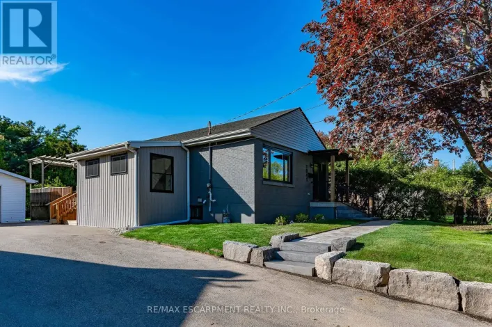 1041 SHEPHERD'S DRIVE, Burlington
