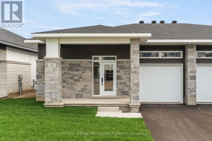 1043 MOORE STREET, Brockville