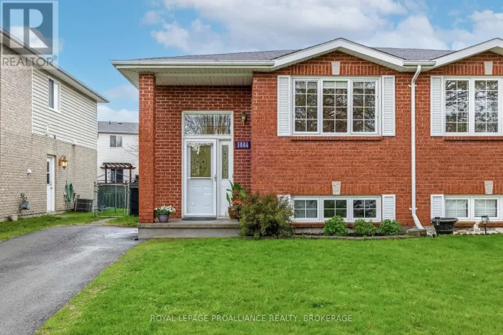 1044 WATERBURY CRESCENT, Kingston
