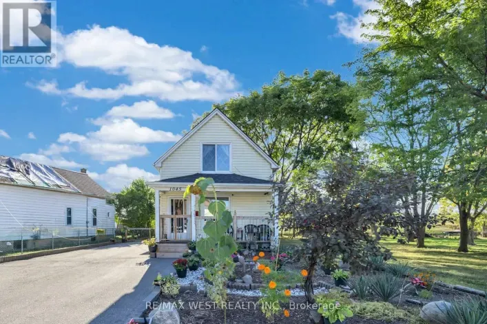 1045 WELLINGTON AVENUE, Windsor
