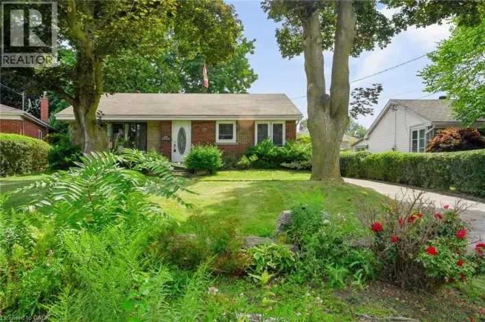 1046 SHEPHERDS Drive, Burlington