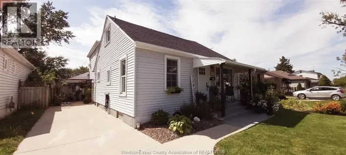 1047 ESDRAS AVENUE, Windsor