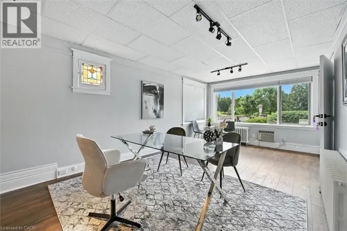 1047 MAIN Street E, Hamilton