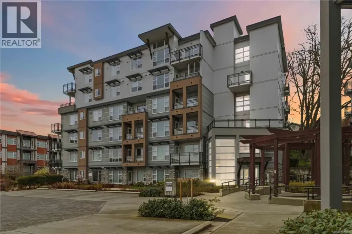 105 1016 Inverness Rd, Saanich