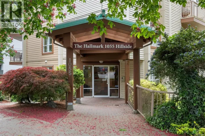 105 1055 Hillside Ave, Victoria