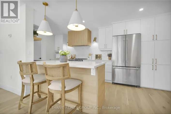 105 - 1180 COMMISSIONERS ROAD W, London South