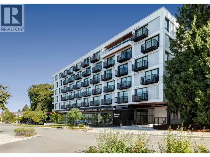 105 126 126 21ST ST E STREET, North Vancouver