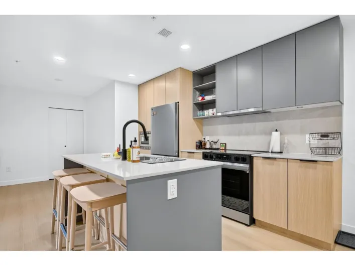 105 13439 94A AVENUE, Surrey