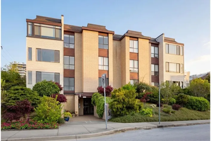 105 15265 ROPER AVENUE, White Rock