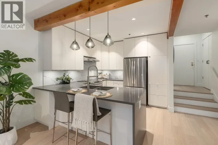 105 1963 W 3RD AVENUE, Vancouver