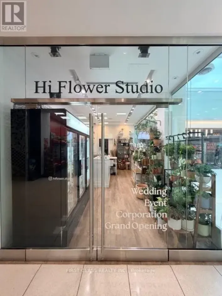 105 - 2 ST. CLAIR AVENUE E, Toronto