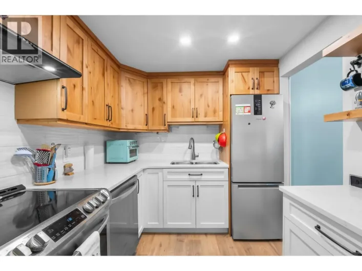 105 225 MOWAT STREET, New Westminster
