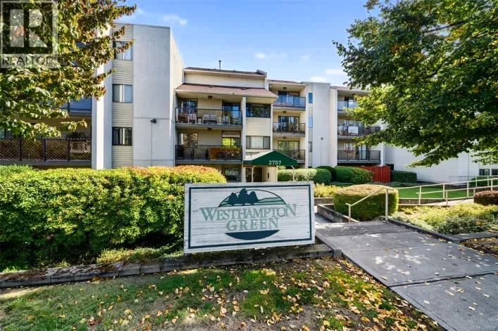 105 2757 Quadra St, Victoria