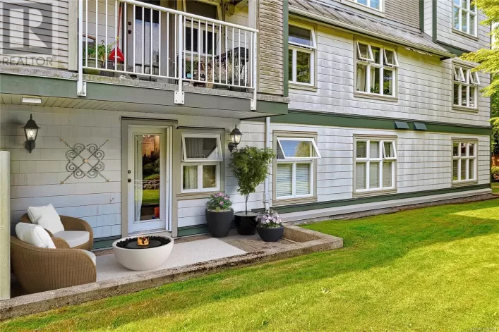 105 3010 Washington Ave, Victoria