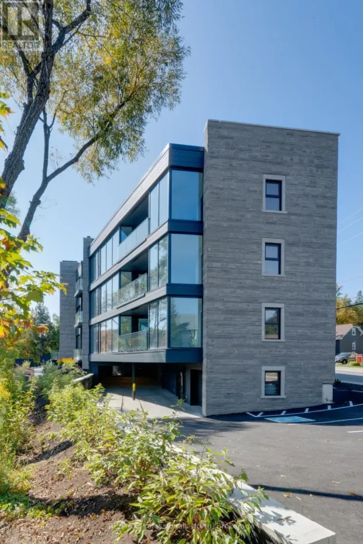 105 - 32 BRUNEL ROAD, Huntsville