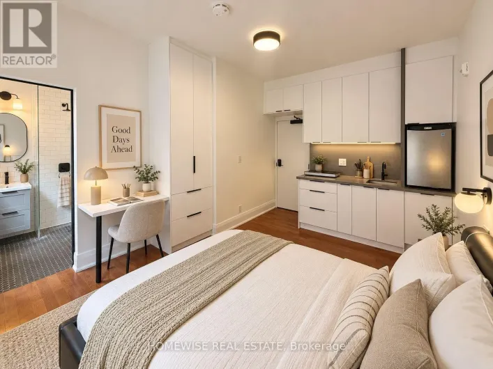 105 - 5 HIGH PARK BOULEVARD, Toronto