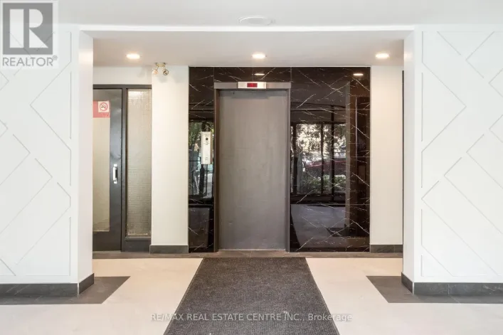 105 - 5 HILL HEIGHTS ROAD E, Toronto