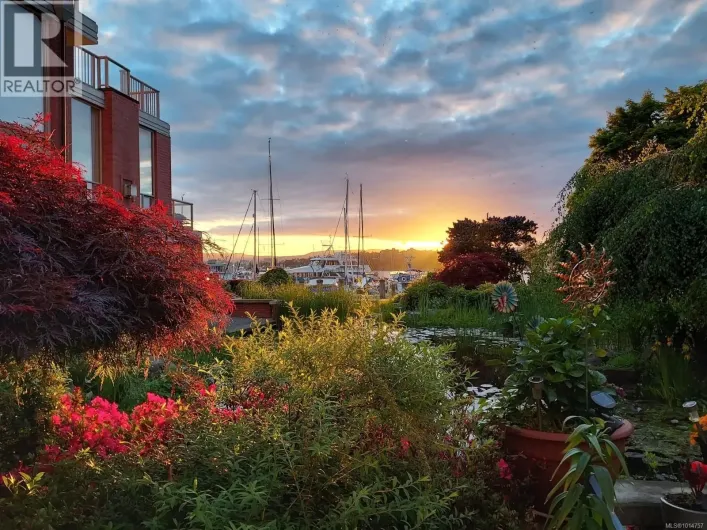 105 636 Montreal St, Victoria