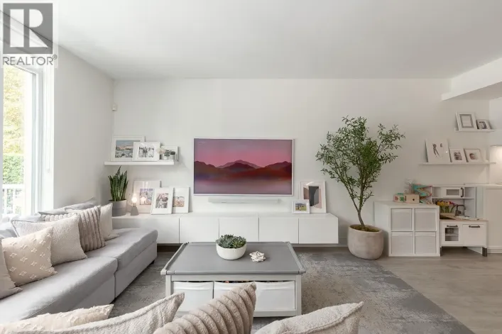 105 680 SEYLYNN CRESCENT, North Vancouver