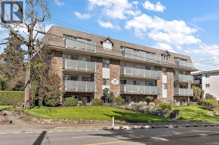 105 710 Lampson St, Esquimalt