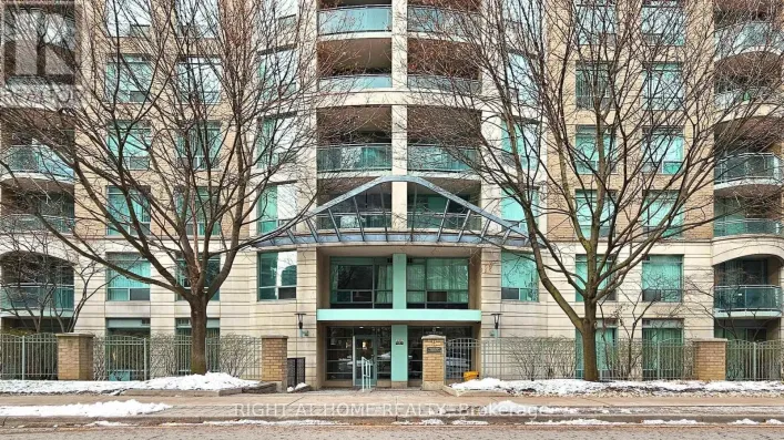 105 - 8 PEMBERTON AVENUE, Toronto