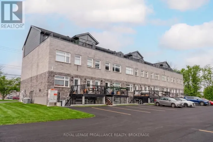 105 - 809 DEVELOPMENT DRIVE, Kingston