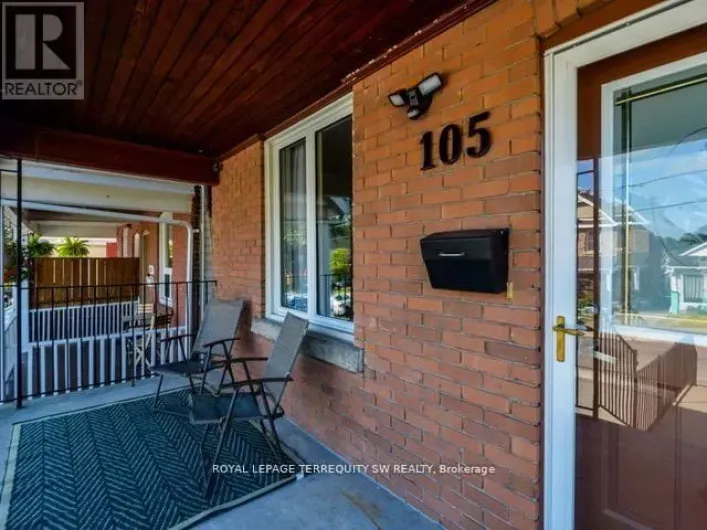 105 BARKER AVENUE, Toronto