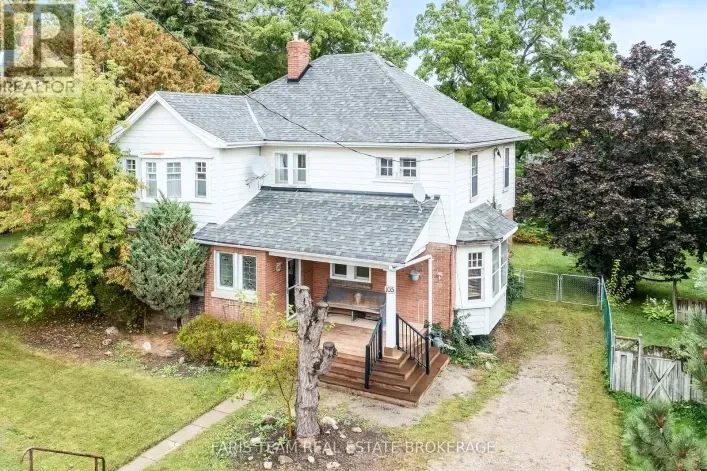 105 BARRIE STREET, Bradford West Gwillimbury